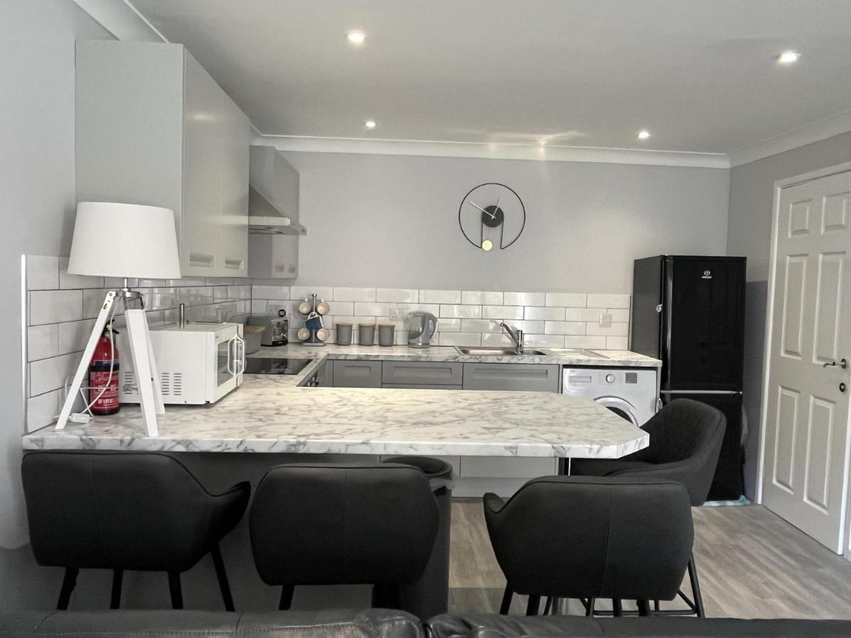 Captivating 2-Bed Villa In Millendreath Near لوي المظهر الخارجي الصورة